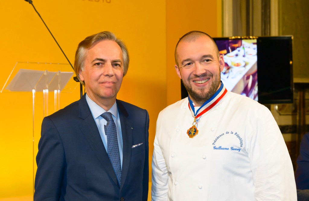 Le Président du Comité et Guilluame Gomez, Chef des Cuisines de l'Elysée.